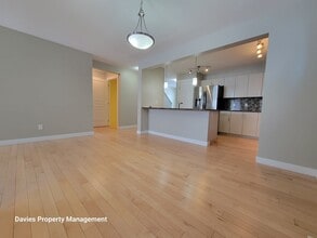 9864-9221 221 St NW in Edmonton, AB - Building Photo - Building Photo
