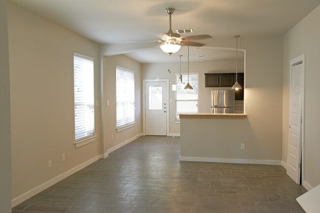 7102 Faith Wy in San Antonio, TX - Building Photo - Building Photo