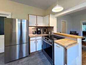 346 N Grand St in Eugene, OR - Building Photo - Building Photo