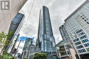 180 University Ave in Toronto, ON - Building Photo