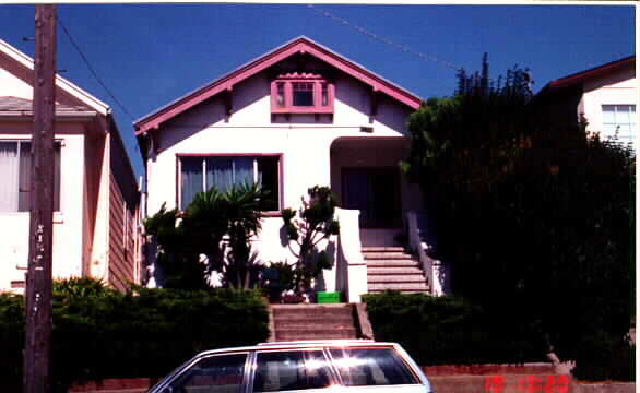 548 Grand Ave in South San Francisco, CA - Building Photo