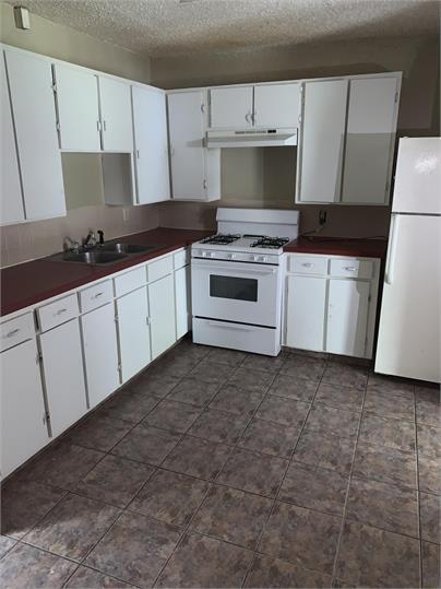 property at 1024 N Pecos St