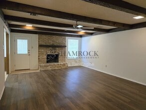 313 Travis Ln in Hewitt, TX - Building Photo - Building Photo