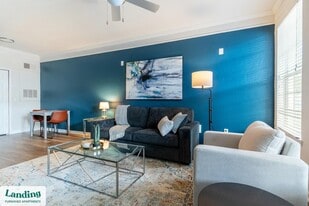 2801 Biltmore Park Dr in Orlando, FL - Building Photo