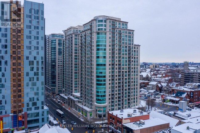 200-200 Rideau St