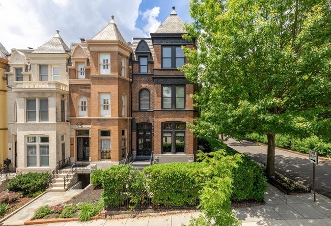 property at 2200 Decatur Pl NW