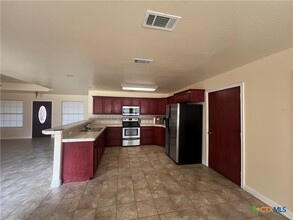 10903 Farm to Market 2410 in Belton, TX - Foto de edificio - Building Photo