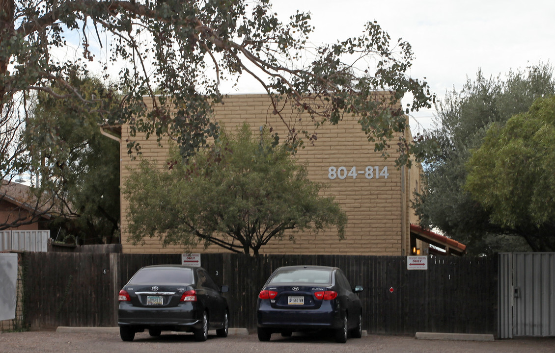 814 E 10th St in Tucson, AZ - Foto de edificio