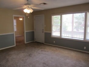 1310 16th St in Huntsville, TX - Building Photo - Building Photo