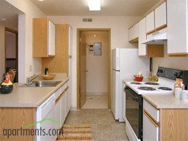 Terrace Park in Aurora, CO - Building Photo