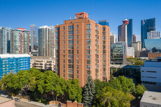 Alex Walker Tower in Calgary, AB - Building Photo - Building Photo