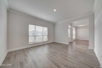 204 Martingale Lp in Lynn Haven, FL - Building Photo - Building Photo