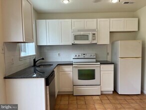 142 Wright St in Philadelphia, PA - Building Photo - Building Photo