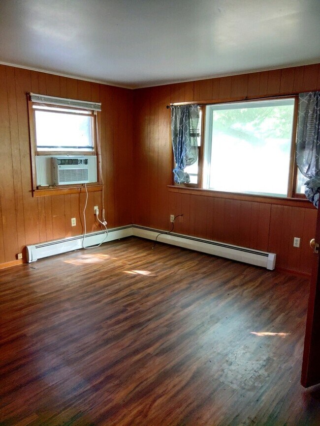 208 Miami St in Burlington, KS - Building Photo - Building Photo
