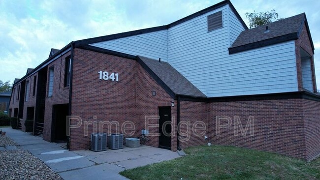 property at 1841 Ridgehaven Ct