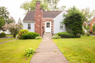 12 Fisher Rd in Worcester, MA - Foto de edificio - Building Photo