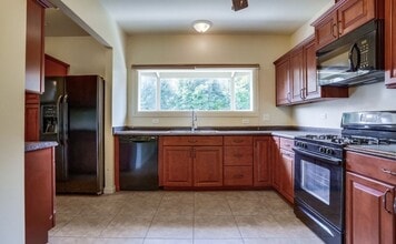 6826 Hollenbeck St in Huntington Park, CA - Foto de edificio - Building Photo