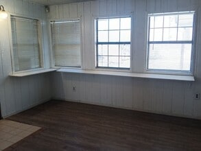 515 S 11th St in Belen, NM - Building Photo - Building Photo