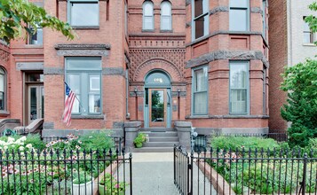 408 Seward Square SE in Washington, DC - Building Photo - Building Photo