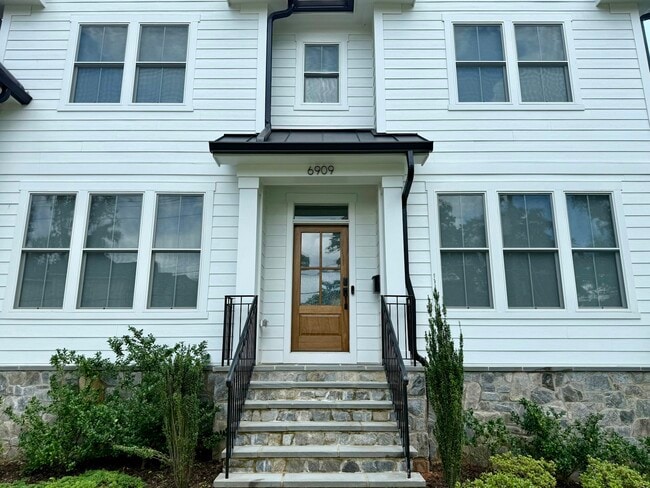 6909 Lemon Rd in McLean, VA - Building Photo - Building Photo