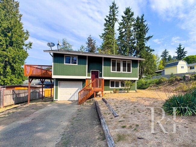 property at 6995 E Indianwood Ct