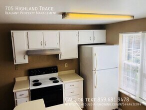 705 Highland Trce in Highland Heights, KY - Building Photo - Building Photo
