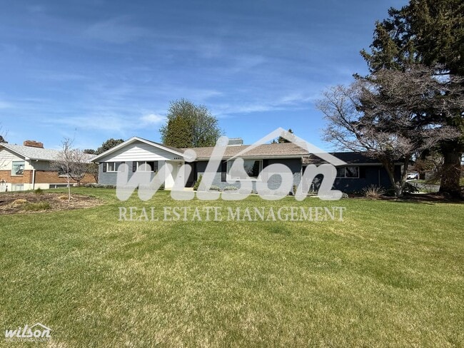 property at 5201 Douglas Dr