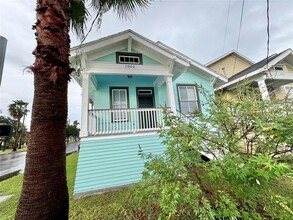 1002 12th St in Galveston, TX - Building Photo - Building Photo