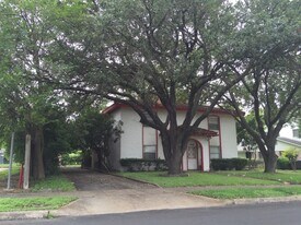 4430 Valleyfield Dr in San Antonio, TX - Building Photo