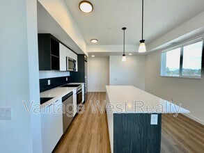 615-615 Rutland Rd N in Kelowna, BC - Building Photo - Building Photo