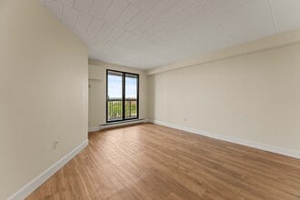 Lauzon Tower in Windsor, ON - Building Photo - Building Photo