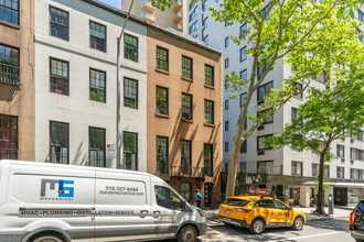 247 E 48th St in New York, NY - Building Photo - Building Photo