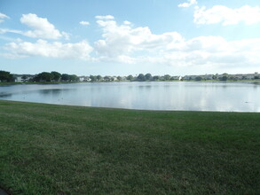 3417 NW 44th St, Unit 101 in Lauderdale Lakes, FL - Foto de edificio - Building Photo