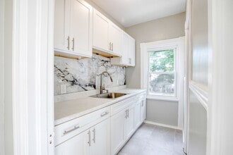 325 Chestnut St in New Britain, CT - Building Photo - Building Photo