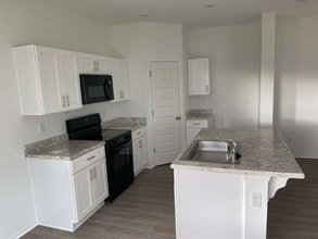 6721 SW Dignity Ave in Bentonville, AR - Foto de edificio - Building Photo