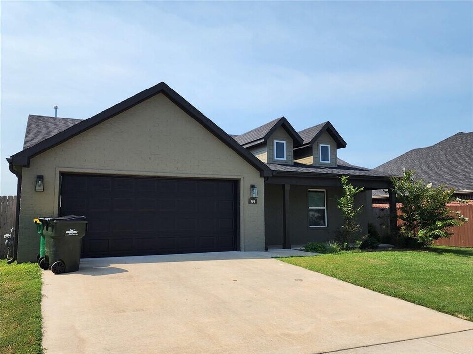 59 E Loveland Loop in Farmington, AR - Building Photo