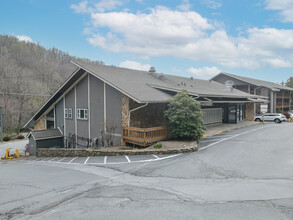 Studio West Apartments in Boone, NC - Foto de edificio - Building Photo