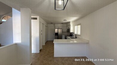 1608 E Villa Theresa Dr in Phoenix, AZ - Building Photo - Building Photo