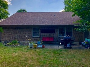 1637 Summerhill Dr in Lexington, KY - Building Photo - Building Photo