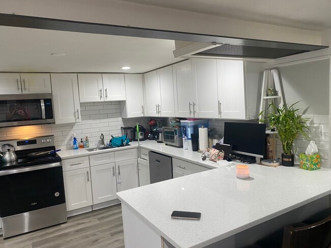 5530 N Mango Ave, Unit Garden Unit in Chicago, IL - Foto de edificio - Building Photo