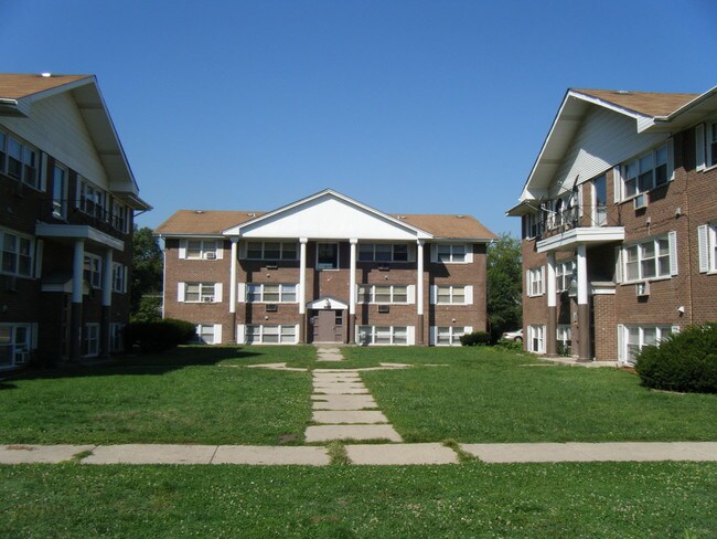 14538 S Cottage Grove Ave in Dolton, IL - Foto de edificio - Building Photo