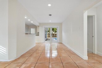 1123 Lincoln St in Hollywood, FL - Building Photo - Building Photo