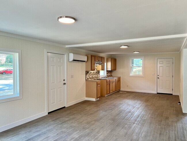 1623 E Sullenberger Ave in Malvern, AR - Building Photo - Building Photo