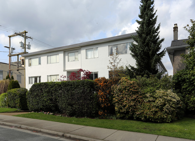 1465 W 11th Ave