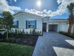 5684 Divine Dr in Delray Beach, FL - Building Photo - Building Photo