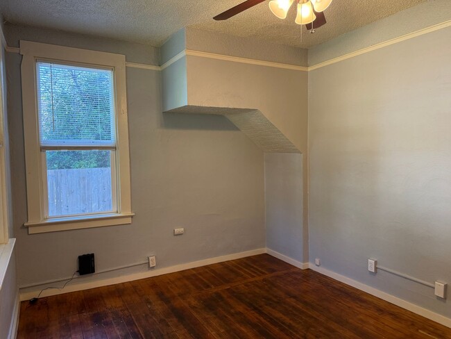 5814 NE 16th Ave in Portland, OR - Building Photo - Building Photo