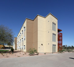 Lantana Hall in Mesa, AZ - Foto de edificio - Building Photo