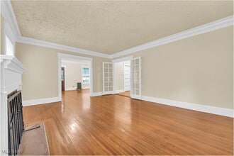 1515 Rydalmount Rd in Cleveland Heights, OH - Building Photo - Building Photo