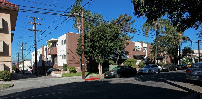 301 S 6th St in Burbank, CA - Building Photo - Building Photo