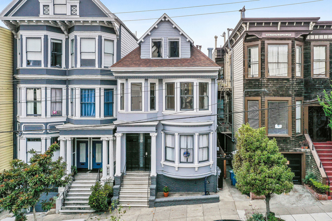 219 Ashbury St in San Francisco, CA - Building Photo